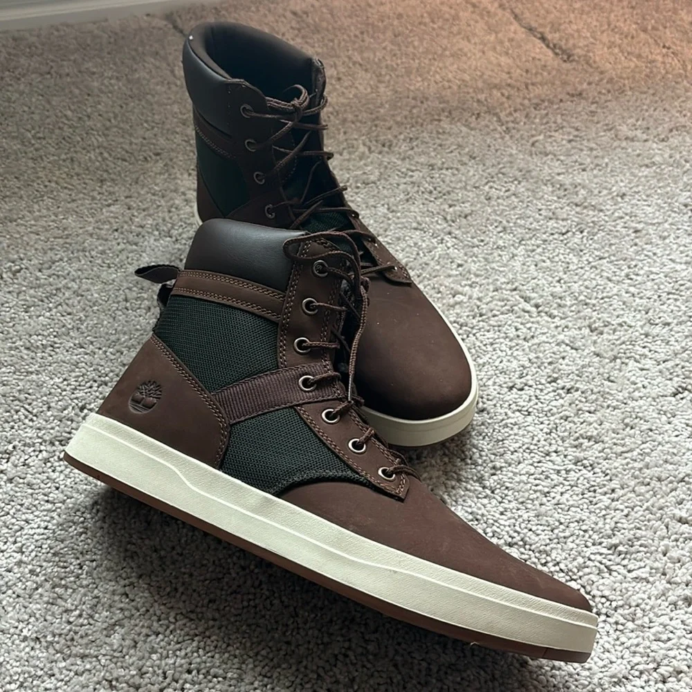 Timberland Men's Davis Square Chukka Boot dark brown size 9.5